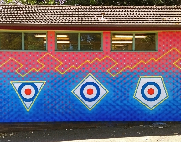 Decorative treatment on bare brick toilet blocks at Lindfield East Public School - Image